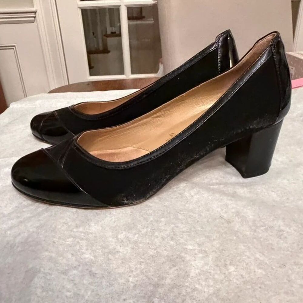 Trotters Signature Black Patent Cap Toe Block Heel Pumps